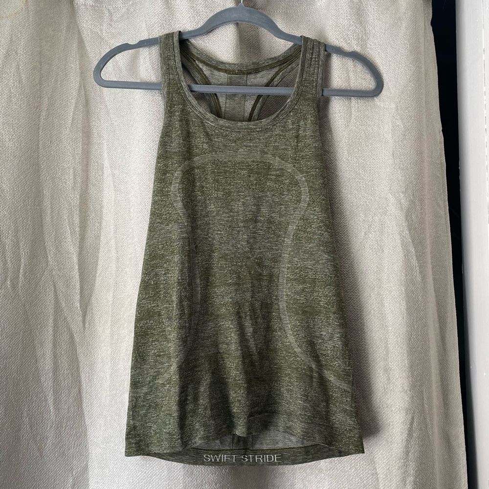 Swiftly Tech Lululemon tank top